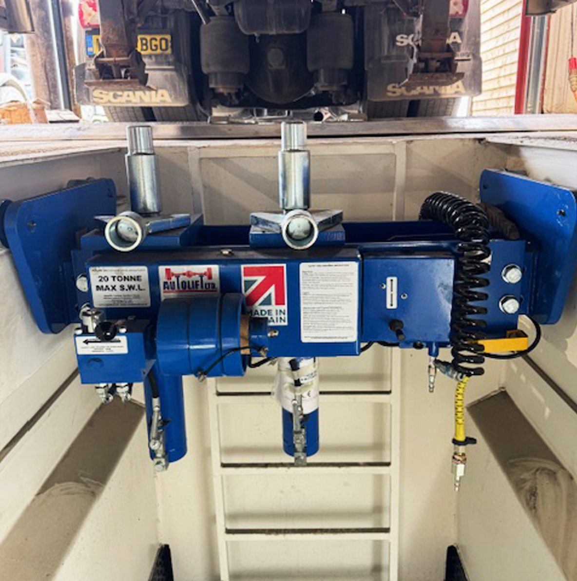 Tail Lift Services Cornwall 2